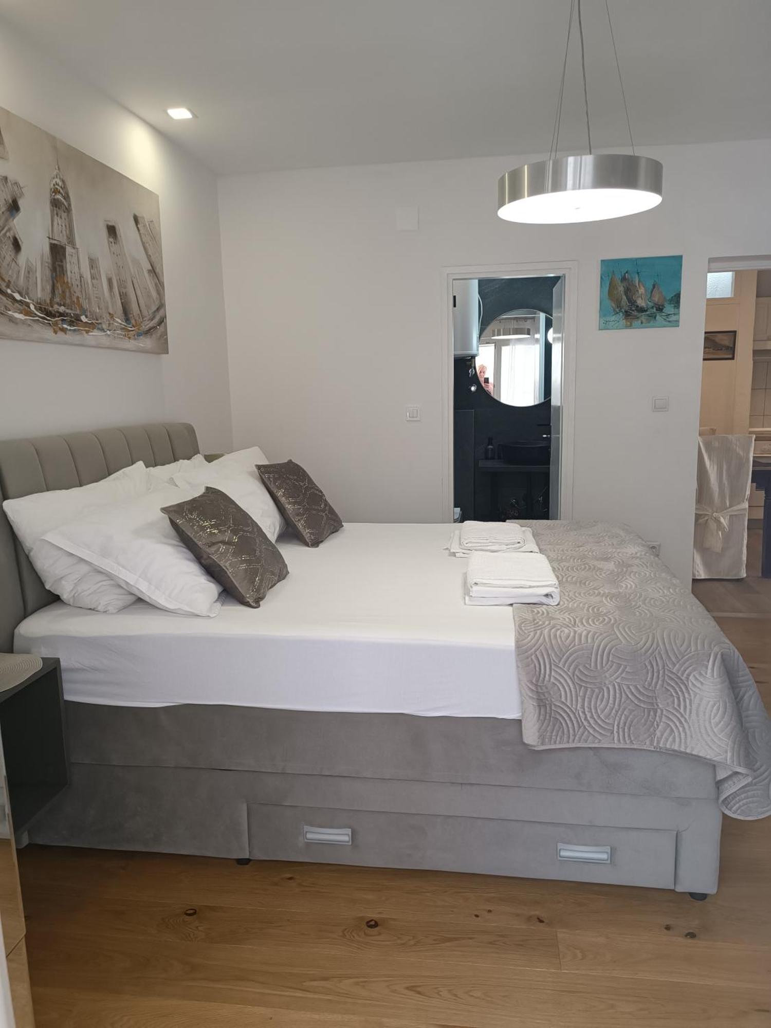 באסקה וודה Apartment Golden Sunrise - 4 Ul.Petra Svacica11 מראה חיצוני תמונה